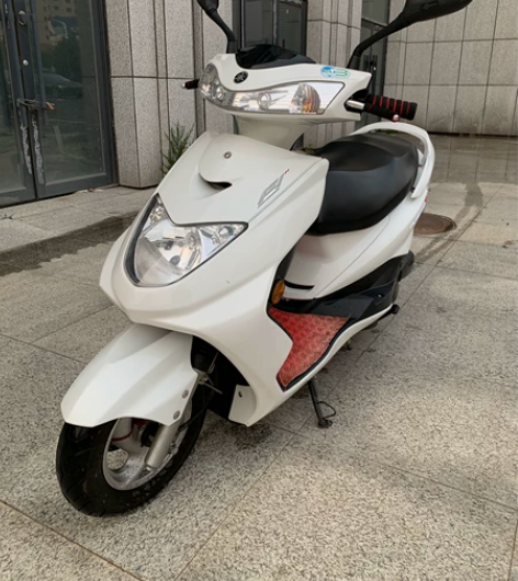 雅马哈迅鹰电喷踏板摩托车 个人一手一万多公...