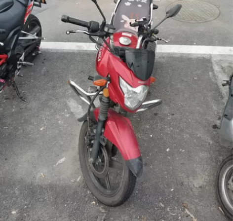 铃木架子摩托带尾箱   14年的车子   ...