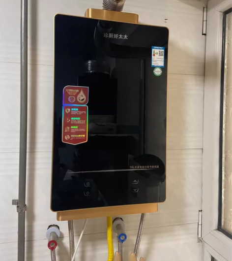 闲置热水器 抽油烟机 炉灶 三件套，基本全...