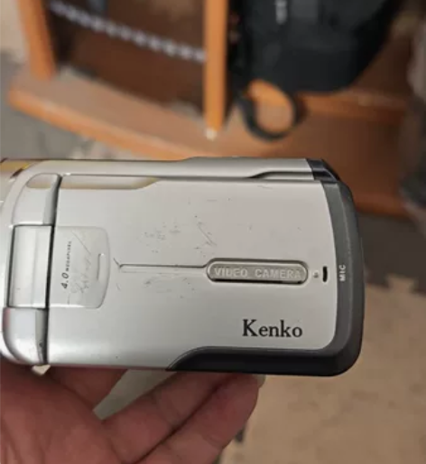 实价，肯高DV摄像机 1.外观还行 2.显...