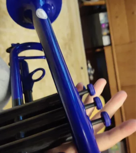 降B调塑料小号,本来买的铜的,后来老师联系...