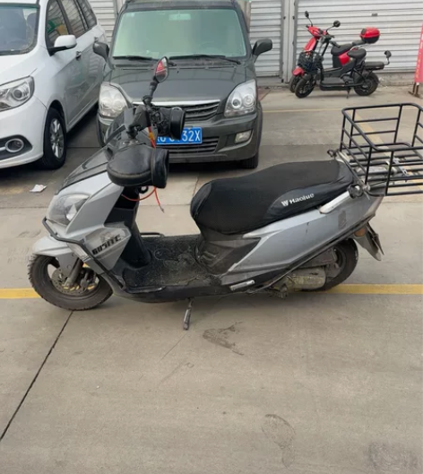 望江铃木摩托车、本人因自身原因不想跑uu、...