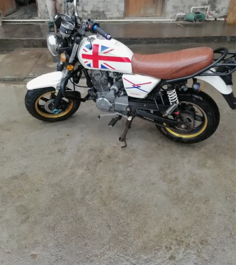 春风狒狒125摩托车，复古摩托车，适合练手...