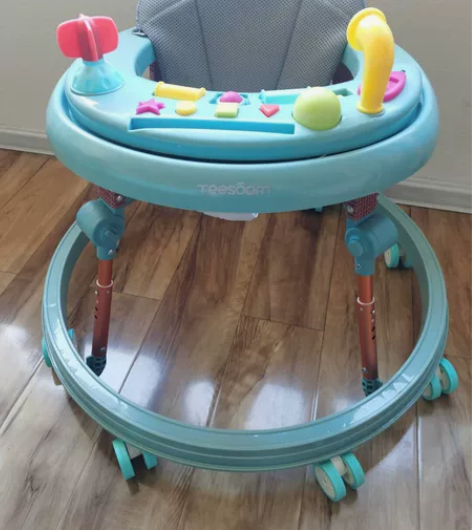 尹萱婴儿学步车，包装都在，宝宝大了用不到了...