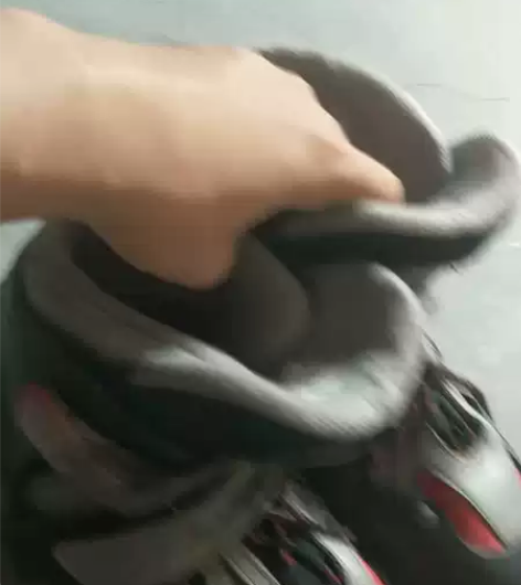 溜冰鞋成年成人轮滑鞋男中大童旱冰女大学生初...