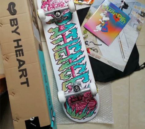 原价300多买的初学者滑板男女学生入门级双...