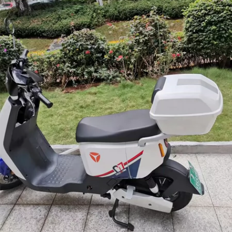 新国标雅迪Q7 60伏26安大电池续航六七...