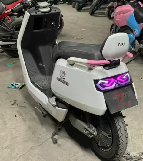 升级小牛，升级撒旦尾灯，后扶手，，双碟刹，...