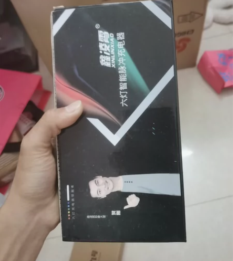 60伏20安，通用三孔全新充电。 充电器买...