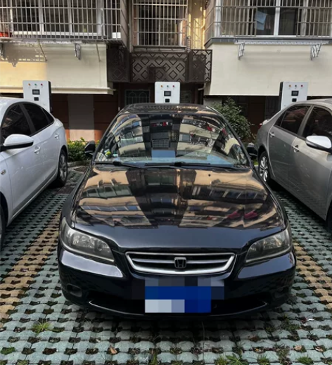 六代雅阁，CG5，出售！ 00年2.3。年...