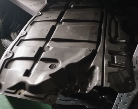 英菲尼迪发动机下护板车底防护板 感兴趣的话...