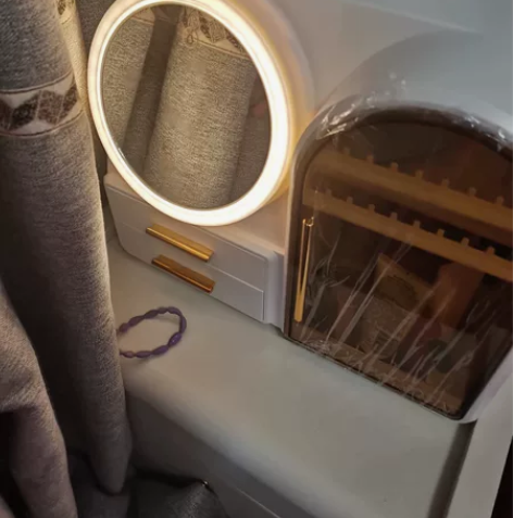 化妆镜?化妆品收纳盒，小巧方便也不占地方，...