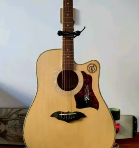 41寸枫木吉他 自己换的哒哒里奥琴弦 最好...