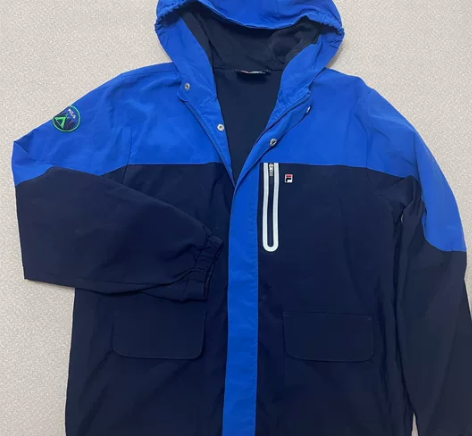 斐乐FILA中大童外套，冲锋衣，春秋款。拼...