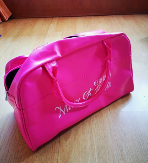 桃红色健身包，全新没用过 容量足够大，可以...