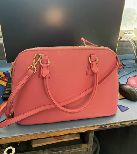 全新女包手提包单肩斜跨包 一次没背，没有吊...