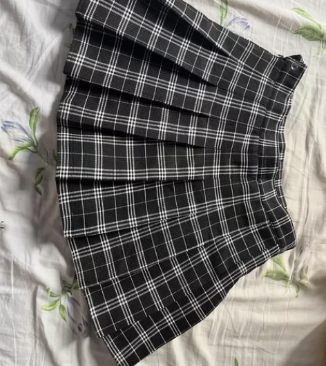 黑白格子百褶裙包邮低价出 内含安全裤 xl...