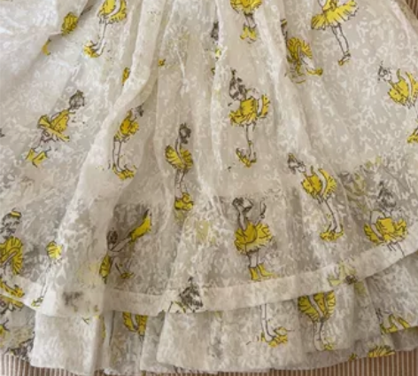 K妈家买的，穿1洗1，特别漂亮，请原谅我的...