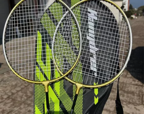 包邮出 200多买的耐打羽毛球拍，。一直放...