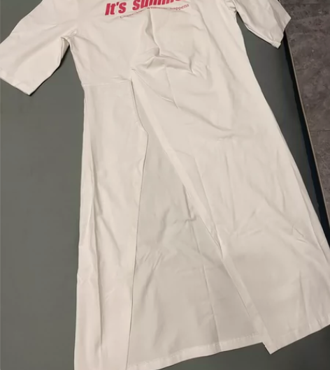 区区欧阳长款运动风短袖T恤连衣裙白色 16...