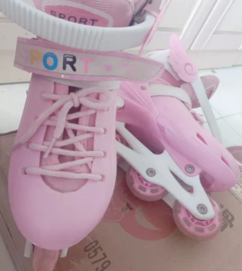 直排溜冰鞋 可调大小 闪光轮滑鞋全套旱冰鞋...