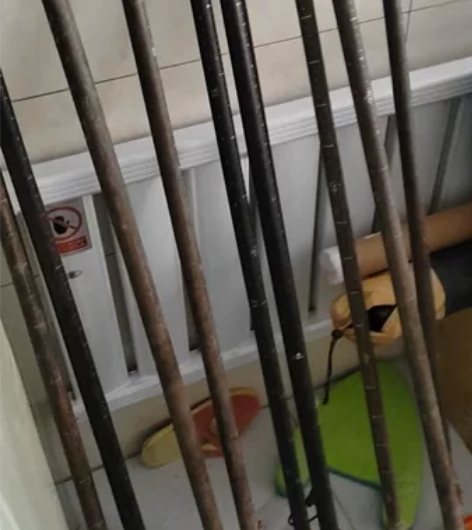 一共10根老秤杆，尺寸大概1.5米左右，品...