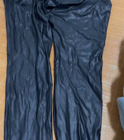 黑色皮裤包邮 感兴趣的话点“我想要”和我私...