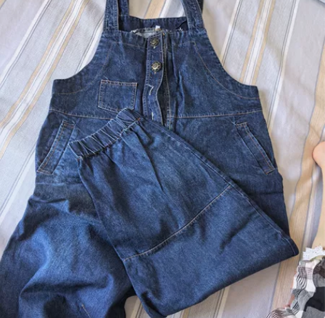 牛仔背带裤 感兴趣的话点“我想要”和我私聊...