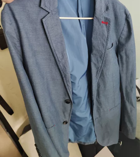 闲置出个男士休闲西装，可以厦门自提，买来几...