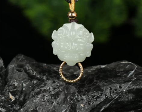 【裙子姐姐严选】玉雕大师范同生作品《守护》...