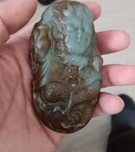 和田玉且末蓝，龙手把件，料子厚重，个头大，...