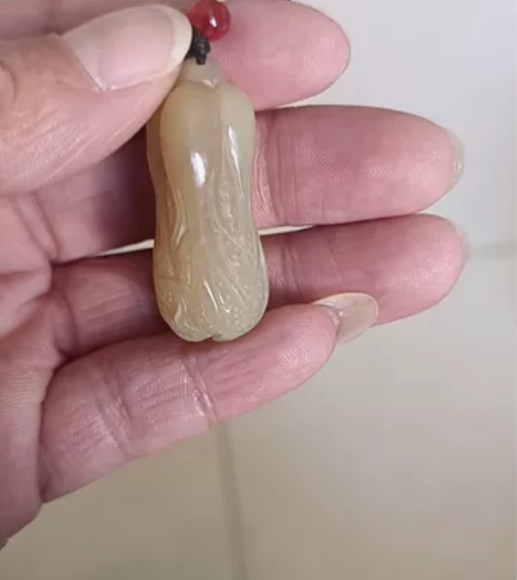 和田玉糖白白菜挂件，回血处理，标价就是卖价...