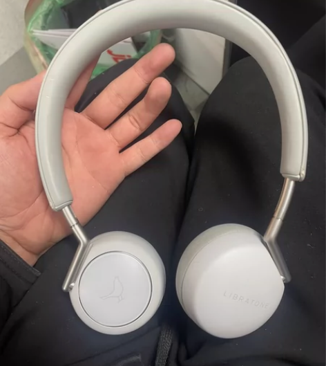 小鸟LIBRATONE 蓝牙灰色耳麦，很新...
