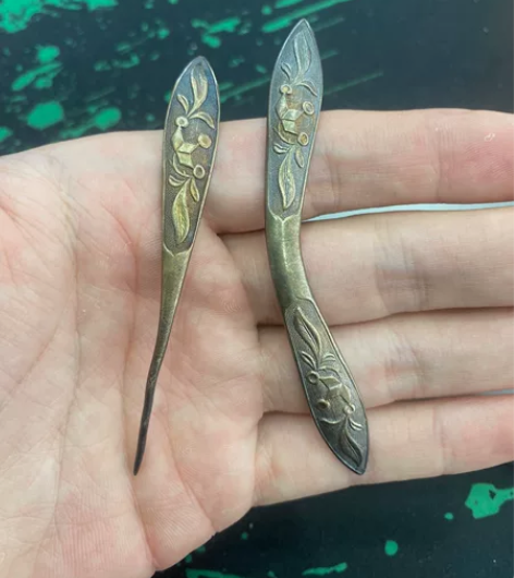 清民老银双尖，单肩发簪一对，纹饰相对少见，...