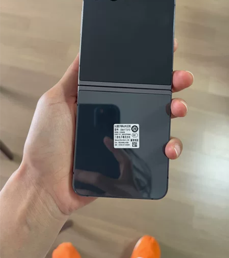 三星flip5，8+256g，灰色。激活不...