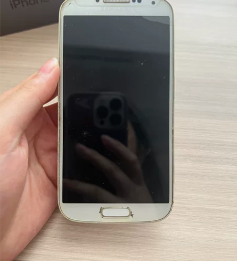 情怀老机，三星GalaxyS4盖乐世S4手...