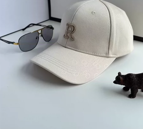 时尚刺绣立体R标，显脸小棒球帽，休闲百搭鸭...