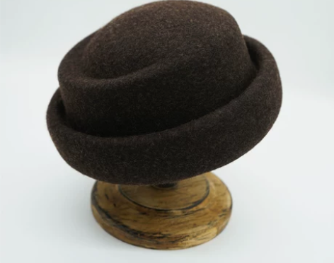 日系百搭复古黑色驼棕白色羊毛呢卷边贝雷帽女...