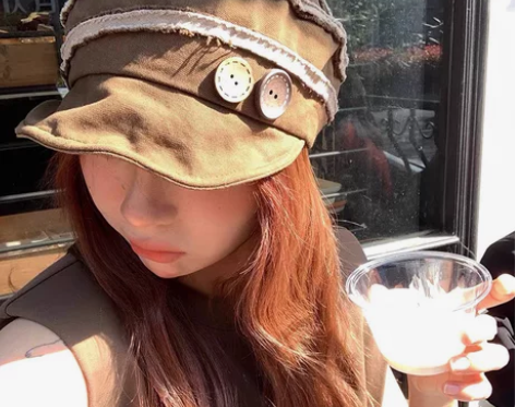 复古嬉皮风毛边拼接纽扣贝雷帽 只戴过两次几...