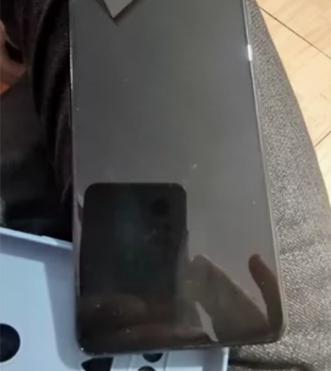 黑鲨4S 12+256，屏幕完美，边框有磕...