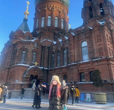 东北毛毛雷锋帽，保暖效果很好，凹造型拍照好...