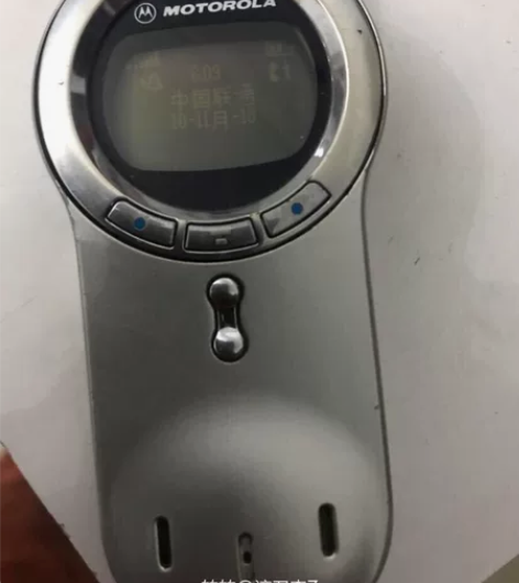 一代经典机型摩托罗拉V70，正常磨损，正常...