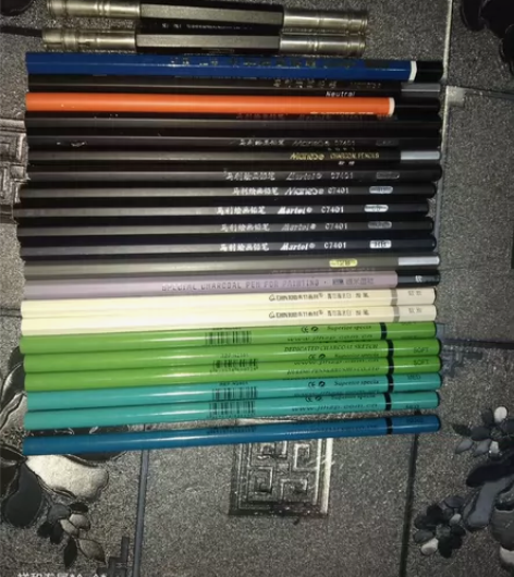 美术生看过来，素描碳素笔来啦，软中硬三种硬...