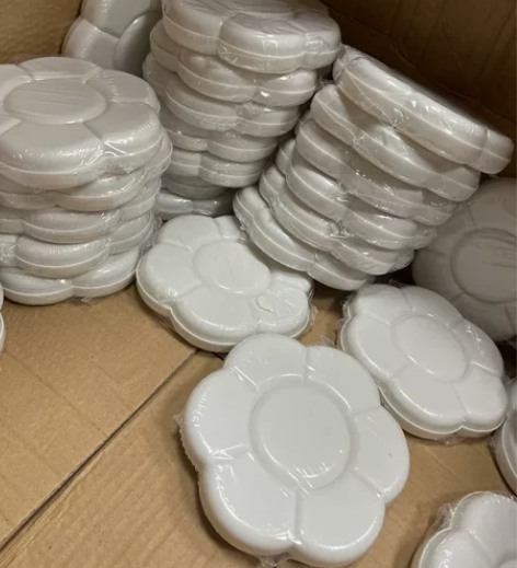 调色盘全新 4个包邮全新￥5?4人想要