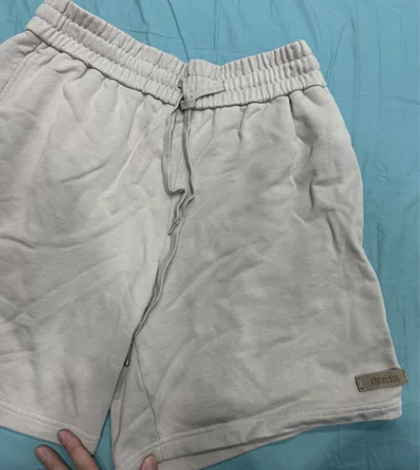 chinism短裤 卡其色 实体店购入便宜...