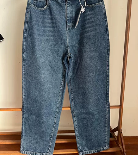 女士全新牛仔裤,L码,腰围在28左右,没穿...