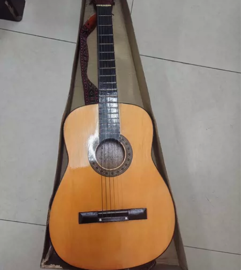 红棉吉他，38英寸，搬家闲置，用的不多，最...