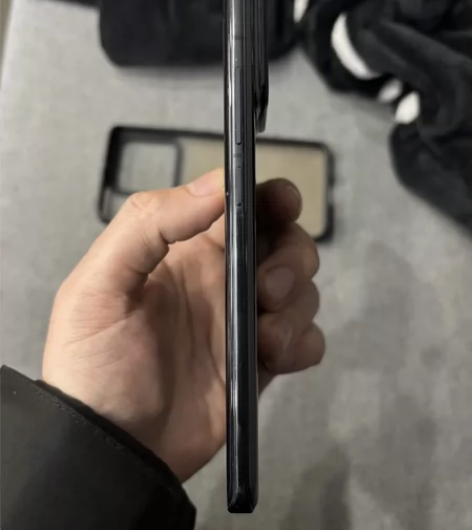 小米13pro12+256黑色，正常贴膜带...