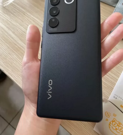 vivo s16 8+256G95新外观有...
