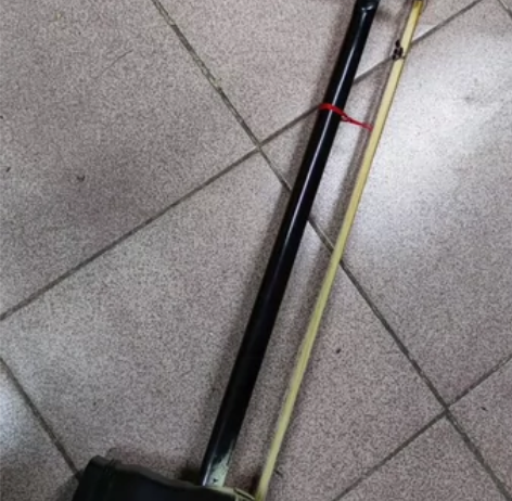 黑檀木，二胡， 朋友家的代卖处理了，品相看...